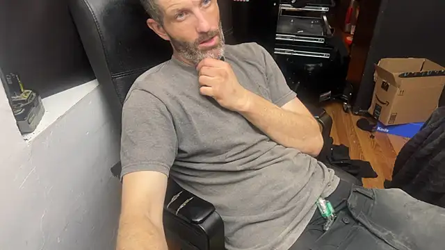 leanjamesdean online show from April 21, 2026, 2:04 am