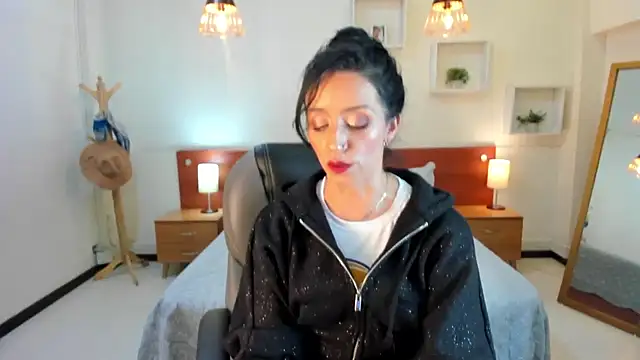 Snapshot of Kristen_Garner chatting on January 15, 2025, 8:26 pm Kristen Garner online show from January 15, 2025, 8:26 pm
