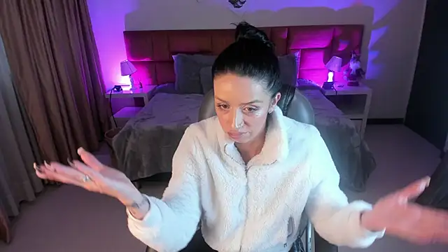 Kristen Garner online show from November 21, 2025, 9:24 pm