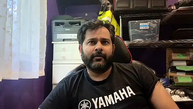 Snapshot of Sakhtlaundaz chatting on June 20, 2026, 9:17 pm Sakhtlaundaz online show from June 20, 2026, 9:17 pm