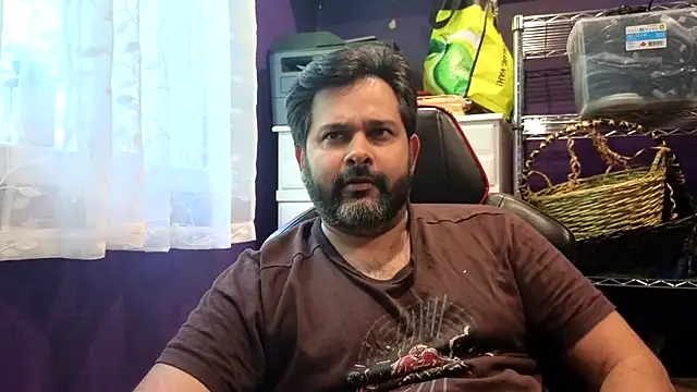 Snapshot of Sakhtlaundaz chatting on June 28, 2026, 9:32 pm Sakhtlaundaz online show from June 28, 2026, 9:32 pm