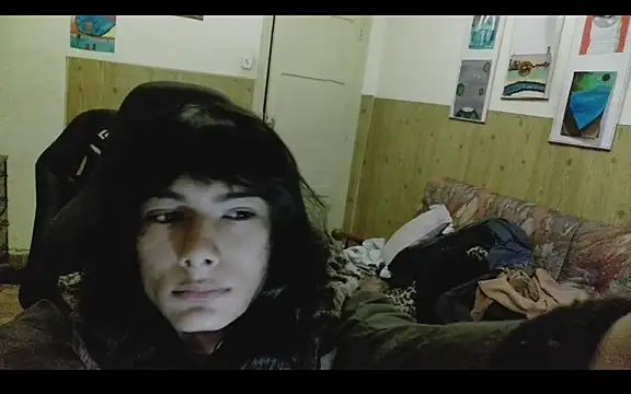 calliemaggotbone online show from December 14, 2025, 1:16 pm