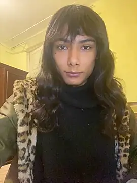 calliemaggotbone online show from December 16, 2025, 12:21 pm