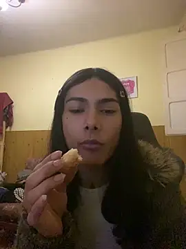 calliemaggotbone online show from April 1, 2026, 12:06 pm