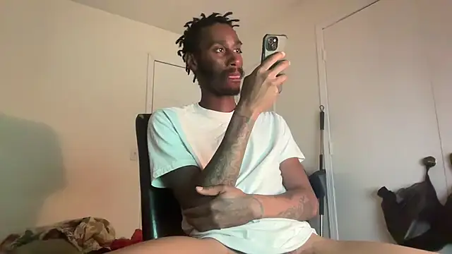 ITSONLYKENNY online show from October 7, 2025, 5:48 am