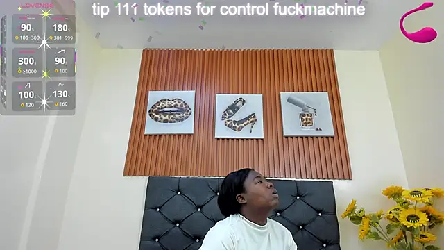 Snapshot of Cristale69 chatting on December 4, 2025, 3:05 am Cristale69 online show from December 4, 2025, 3:05 am