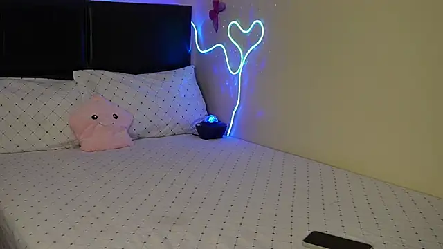 sweet melanin21 online show from December 14, 2024, 3:40 am