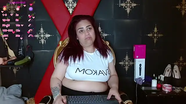 Snapshot of jolie_colette chatting on February 13, 2026, 8:05 pm jolie colette online show from February 13, 2026, 8:05 pm