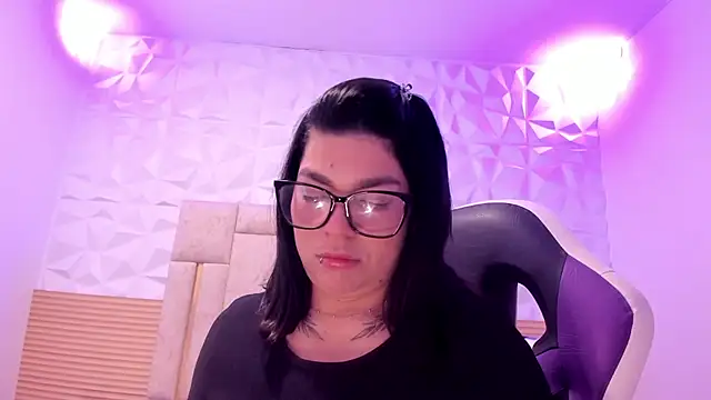 PauletteJ online show from April 14, 2026, 11:49 am