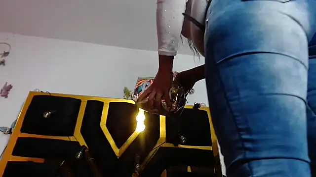 Helennahot online show from January 24, 2025, 6:46 pm