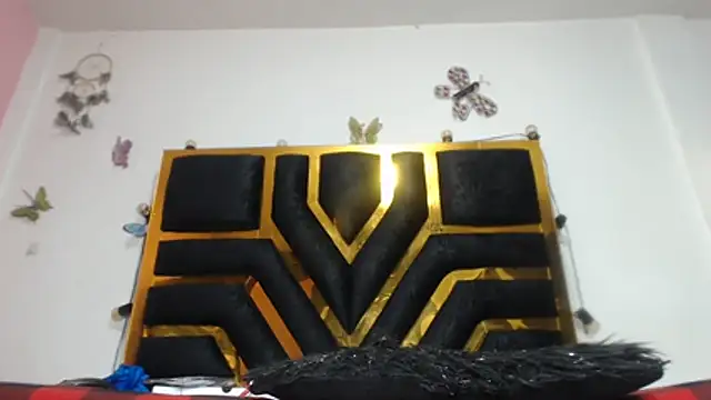 Helennahot online show from October 28, 2025, 1:14 pm