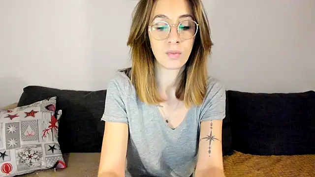 DesireMore90 online show from February 5, 2025, 4:03 pm