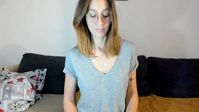 DesireMore90 online show from February 5, 2025, 7:42 pm