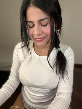 CuteKira7 online show from May 3, 2026, 3:01 am