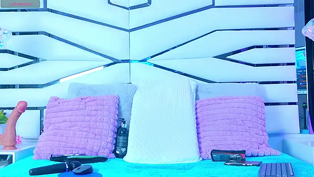 Snapshot of Iris_Ross_ chatting on February 12, 2025, 11:18 am Iris Ross online show from February 12, 2025, 11:18 am