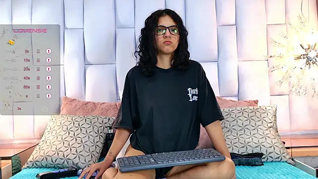 Snapshot of Iris_Ross_ chatting on November 28, 2025, 11:35 am Iris Ross online show from November 28, 2025, 11:35 am