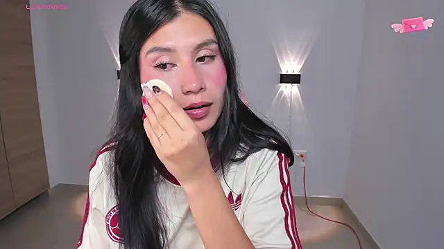 Snapshot of emily_villamil chatting on March 20, 2025, 9:13 pm emily villamil online show from March 20, 2025, 9:13 pm