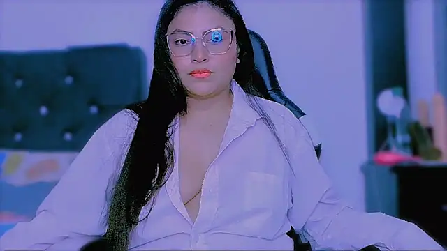 KathieBurning online show from November 5, 2025, 8:31 pm