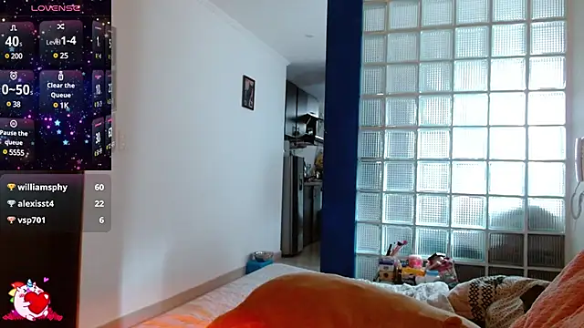 Snapshot of collette_beaufoy_ chatting on December 1, 2024, 4:29 pm collette beaufoy online show from December 1, 2024, 4:29 pm