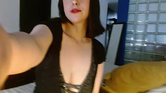 Snapshot of collette_beaufoy_ chatting on January 13, 2025, 4:51 pm collette beaufoy online show from January 13, 2025, 4:51 pm