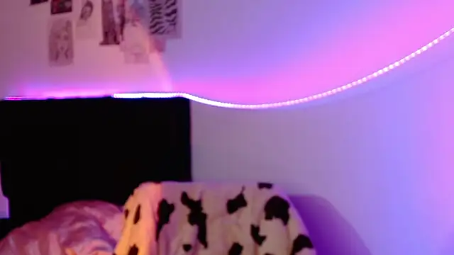 Snapshot of Coralinnee_ chatting on January 26, 2025, 7:53 am Coralinnee  online show from January 26, 2025, 7:53 am