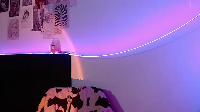 Snapshot of Coralinnee_ chatting on February 6, 2025, 4:31 am Coralinnee  online show from February 6, 2025, 4:31 am