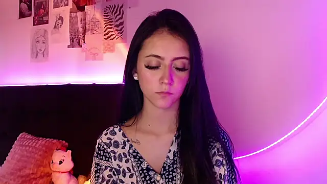 Snapshot of Coralinnee_ chatting on March 1, 2025, 7:26 pm Coralinnee  online show from March 1, 2025, 7:26 pm