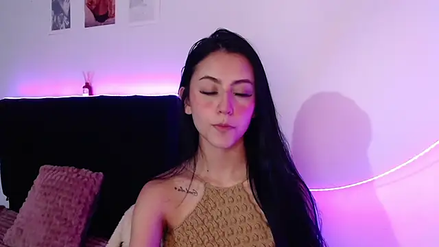 Snapshot of Coralinnee_ chatting on March 16, 2025, 3:47 am Coralinnee  online show from March 16, 2025, 3:47 am