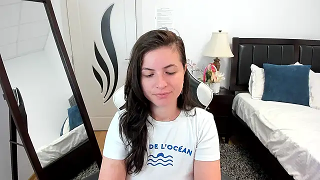 AmyPure  online show from June 19, 2026, 4:17 am