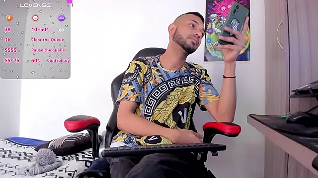 Aron Baylor online show from September 28, 2025, 8:14 pm