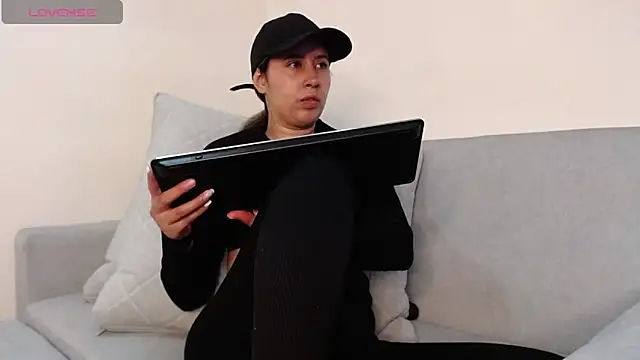 marthina thompsson online show from September 29, 2025, 3:55 am