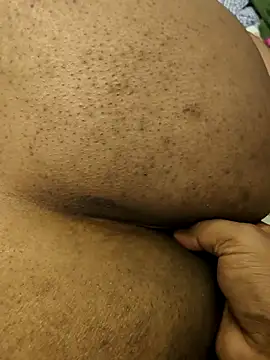 flamingoss online show from October 31, 2025, 9:43 am