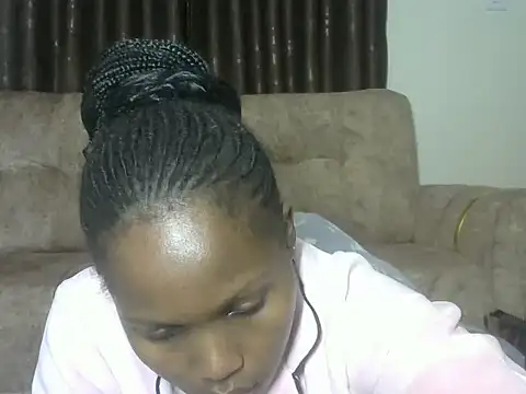 Snapshot of AurelAda chatting on October 10, 2025, 10:31 pm AurelAda online show from October 10, 2025, 10:31 pm