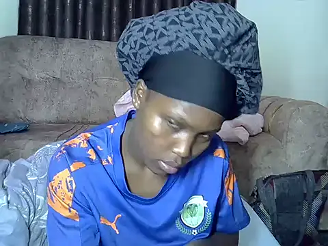 Snapshot of AurelAda chatting on October 22, 2025, 10:20 pm AurelAda online show from October 22, 2025, 10:20 pm