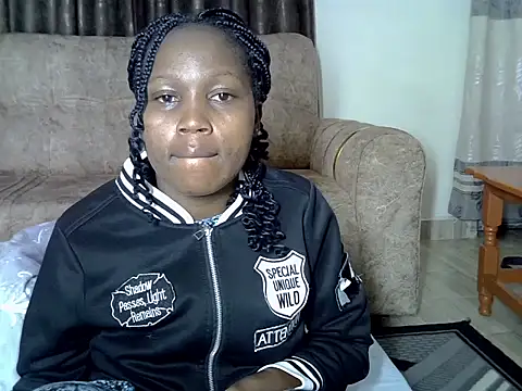 Snapshot of AurelAda chatting on November 18, 2025, 11:15 pm AurelAda online show from November 18, 2025, 11:15 pm