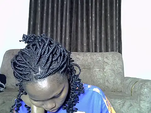 Snapshot of AurelAda chatting on November 21, 2025, 12:32 am AurelAda online show from November 21, 2025, 12:32 am