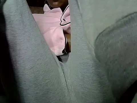 Snapshot of AurelAda chatting on February 19, 2026, 12:17 am AurelAda online show from February 19, 2026, 12:17 am