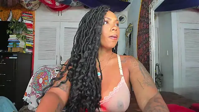 Snapshot of ElizaGrey_ chatting on October 28, 2025, 1:58 pm ElizaGrey  online show from October 28, 2025, 1:58 pm