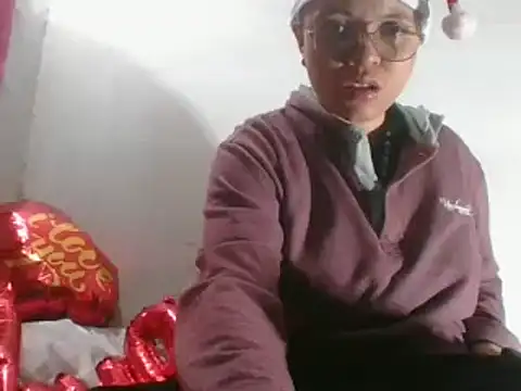 Snapshot of EdenJupiter chatting on December 28, 2024, 3:47 am EdenJupiter online show from December 28, 2024, 3:47 am