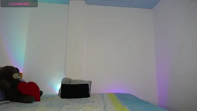 Snapshot of monkeywillwhite chatting on December 4, 2024, 10:19 pm monkeywillwhite online show from December 4, 2024, 10:19 pm