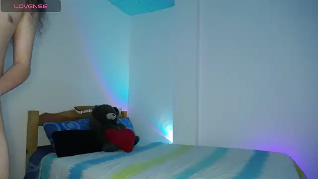 Snapshot of monkeywillwhite chatting on December 13, 2024, 12:42 am monkeywillwhite online show from December 13, 2024, 12:42 am