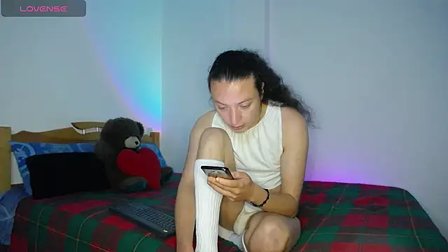 Snapshot of monkeywillwhite chatting on December 22, 2024, 3:55 am monkeywillwhite online show from December 22, 2024, 3:55 am