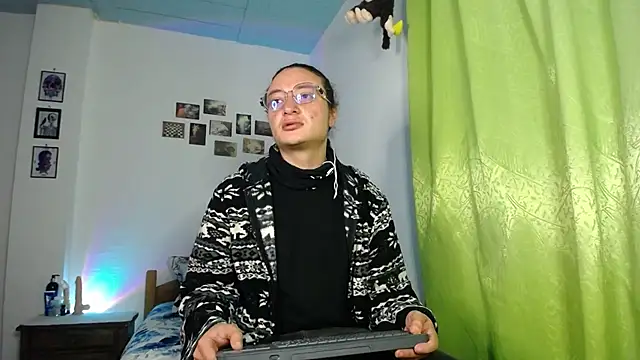 monkeywillwhite online show from November 2, 2025, 2:03 am