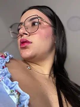 Lia flowers online show from January 19, 2025, 10:39 pm