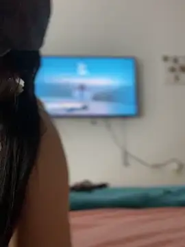 Lia flowers online show from January 27, 2025, 12:01 am