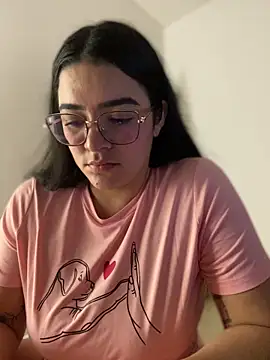 Lia flowers online show from January 27, 2025, 4:41 am