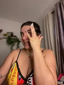 Lia flowers online show from January 29, 2025, 11:14 pm