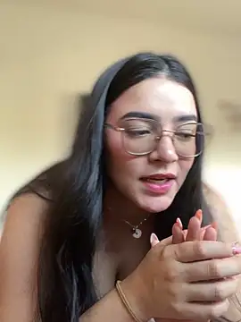 Lia flowers online show from February 15, 2025, 10:21 pm