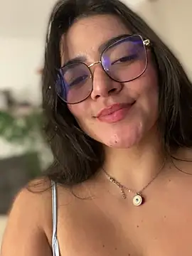 Lia flowers online show from March 6, 2025, 11:09 pm