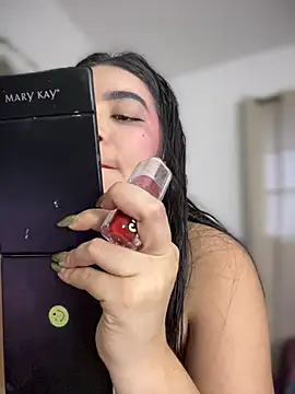 Lia flowers online show from March 22, 2025, 11:09 pm